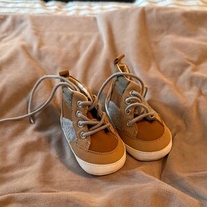 GAP Tan and Gray Baby Lace-Up Walker Shoes